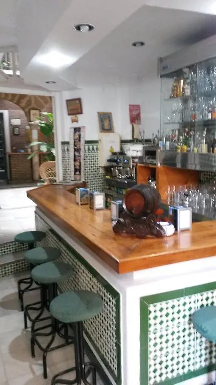בית הארחה קדיז Hostal Centro Sol